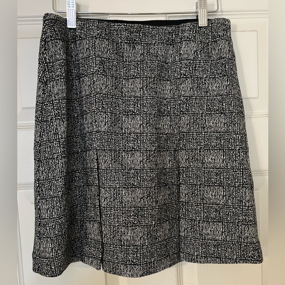 LOFT Women’s Fit & Flare Skirt Size Petite Small in Plaid Grey - Picture 5 of 5
